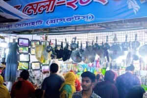 A crockery item shop in the fair.