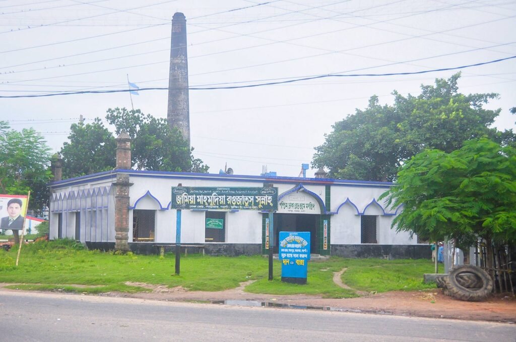 West Dhaka Road Jame Mosque located in Shahapur, Santahar, Naogaon. Photo Taken in 2014 AD.