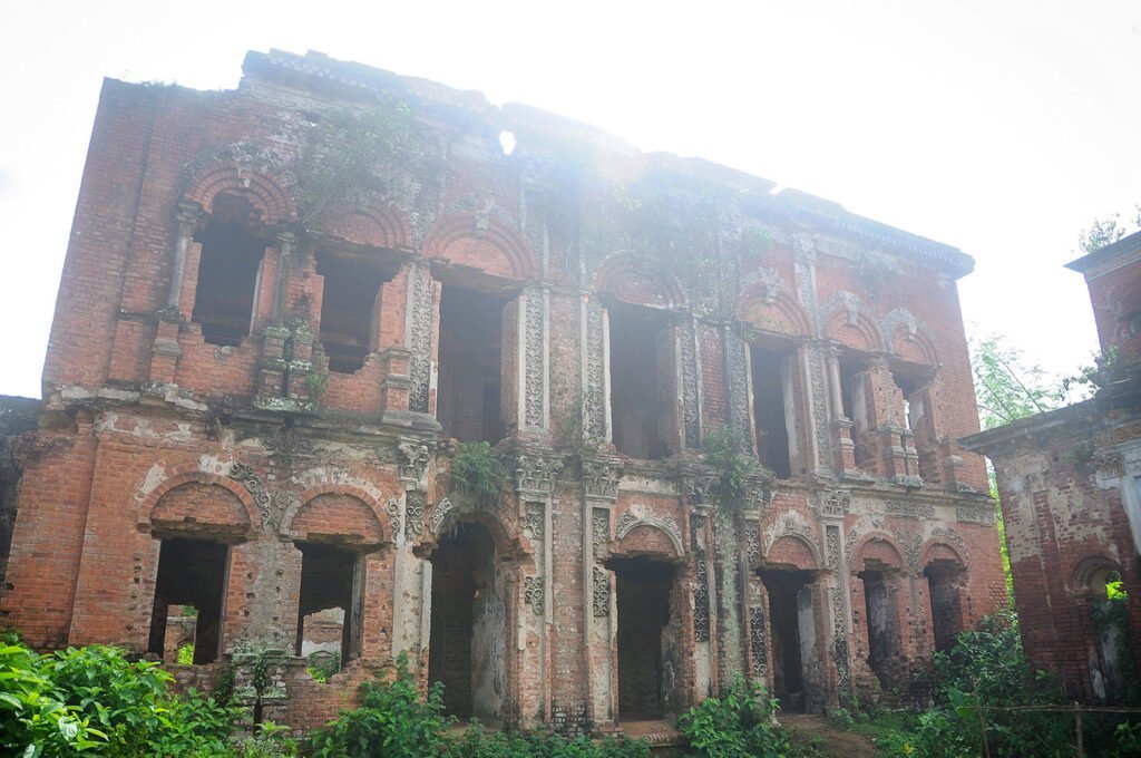 Two-storied semi-demolished palace building devoid of windows and doors.