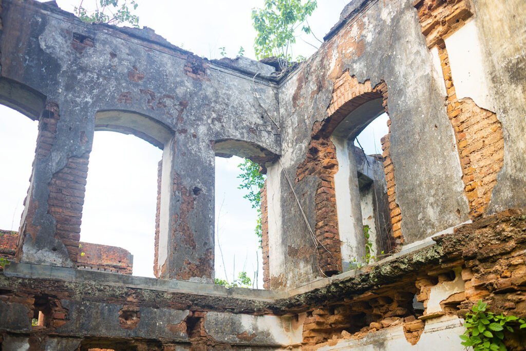 Ruins of Dubolhati Rajabri walls without ceiling.