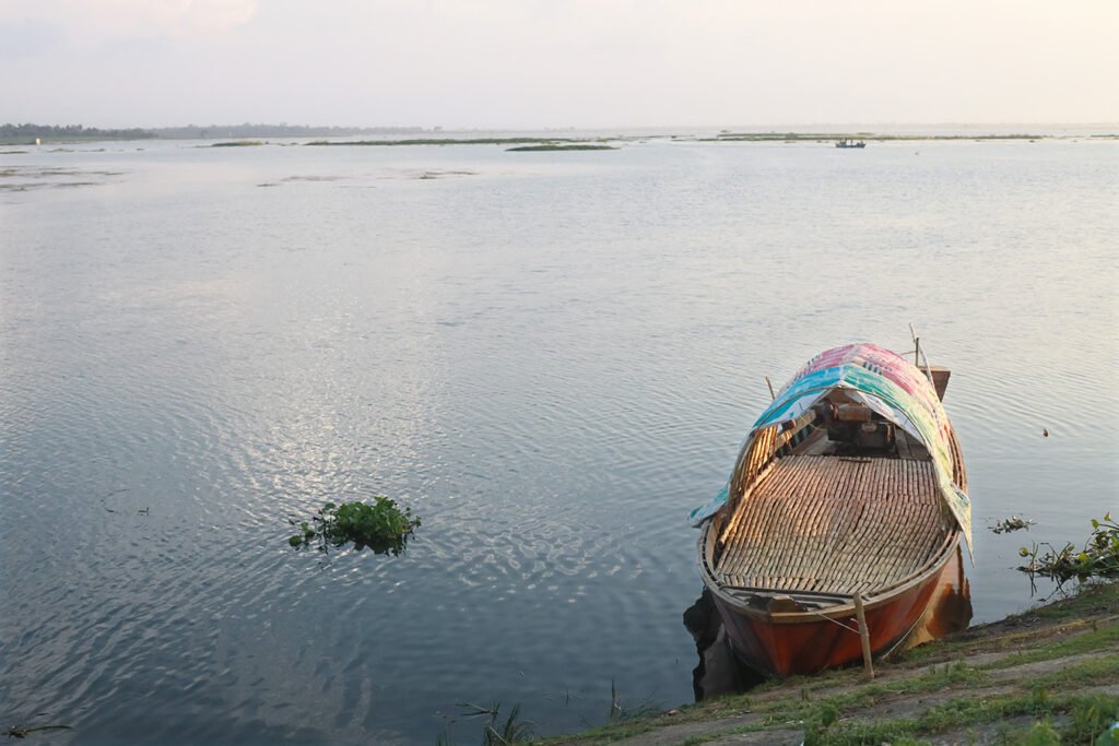 নওগাঁ জেলার সাপাহার উপজেলাধীন জবই বিলের একটি দৃশ্য